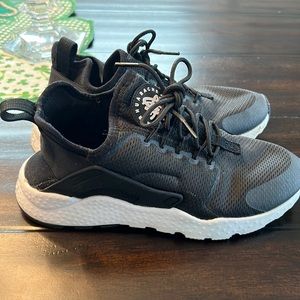 Nike huarache - black - size 7